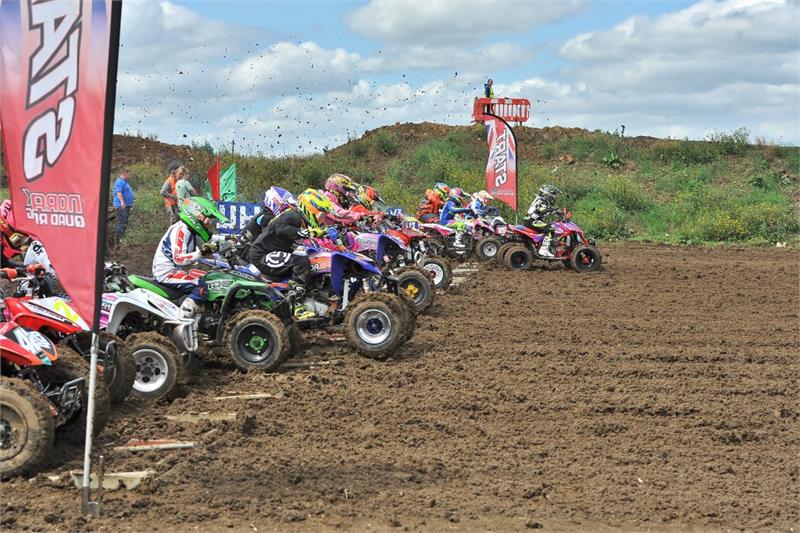 Amelia Talent gets 100_50cc holeshot 