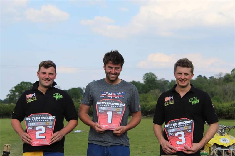 dqr r2 Podium 4x4 Experts