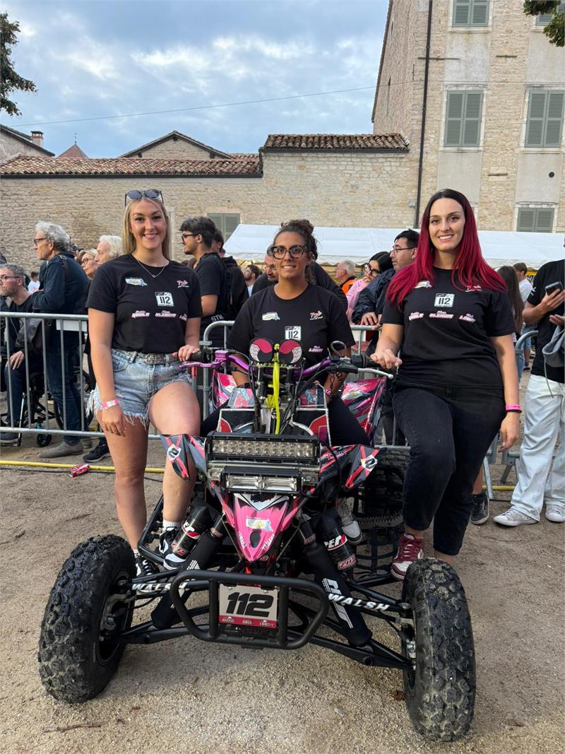 Nicole Lowry and team on bike PDV 2025