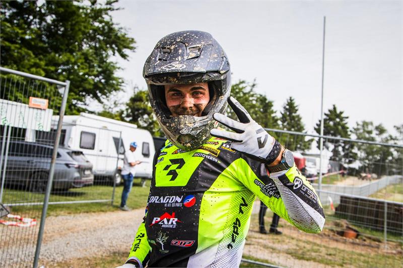 World EMX R3 - Harry helmet