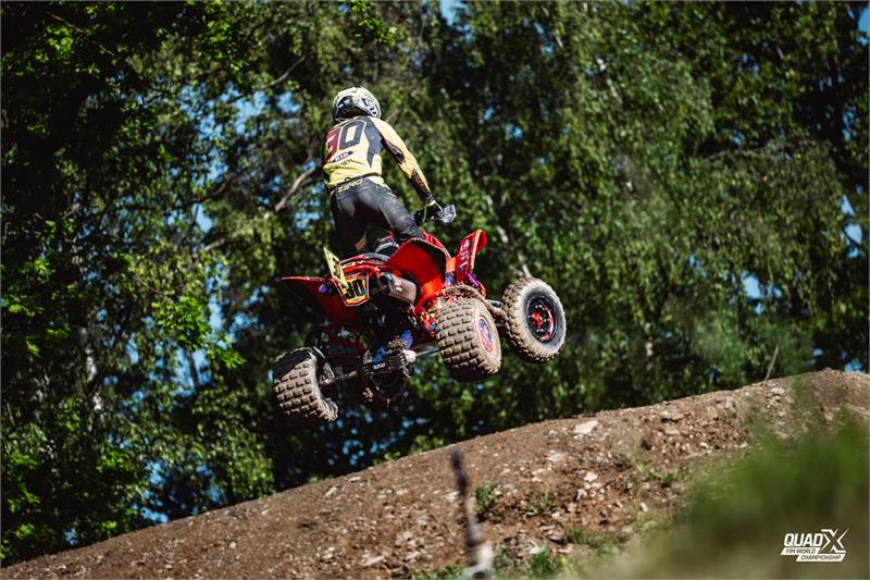 World QX R3 - Louie Holt